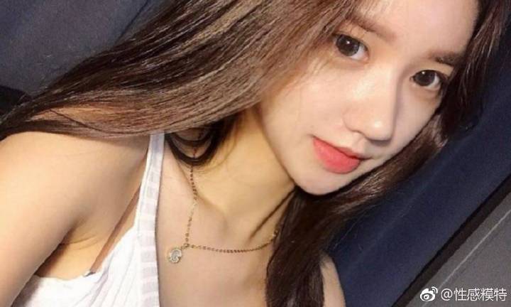 这里装得下公文包 也容得下安全帽！